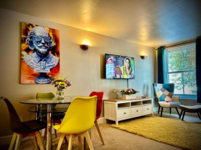 1 Bedroom City Walls Apartment - Big Savings On Monthly Stays